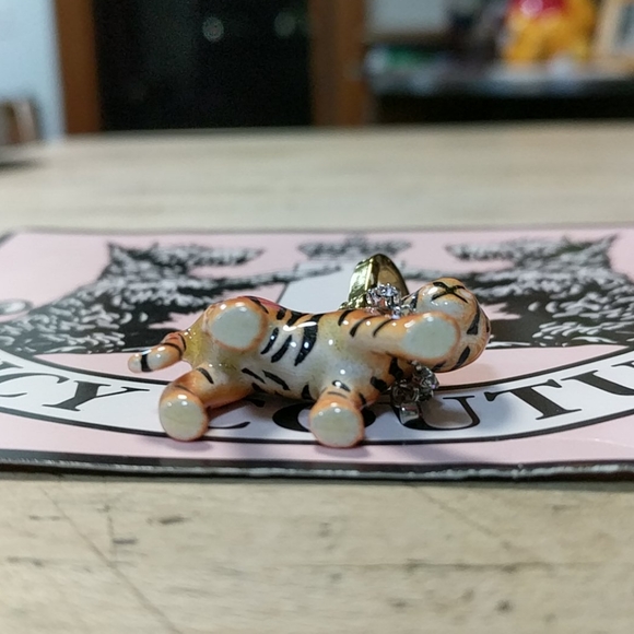 JUICY COUTURE TIGER CHARM!!!🐯🐯🐯🐾🐾🐾 - Picture 6 of 14